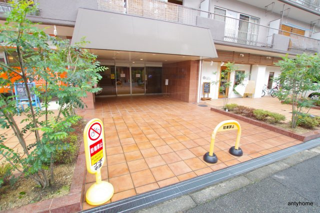 コーポ中津　仲介手数料無料のエントランス