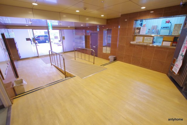 コーポ中津　仲介手数料無料のロビー