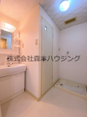 【洗面所】 | 　メゾン忍ケ丘 | スペースが確保できる洗面所です