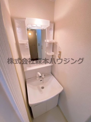 【独立洗面台】 | 　メゾン忍ケ丘 | 独立洗面台で身支度をすべて済ませてしまいましょう