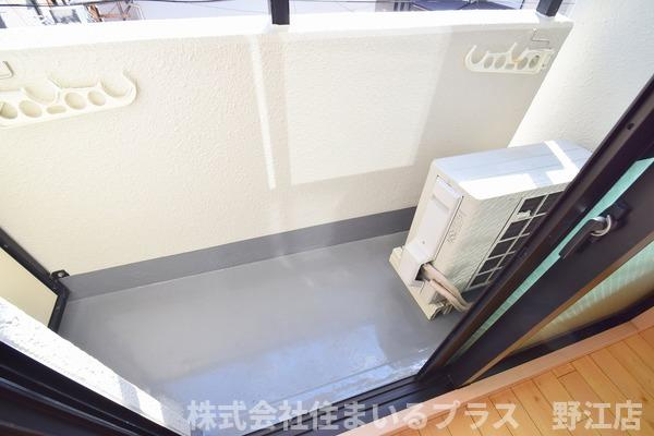 大阪市旭区大宮４丁目の賃貸マンションのバルコニー