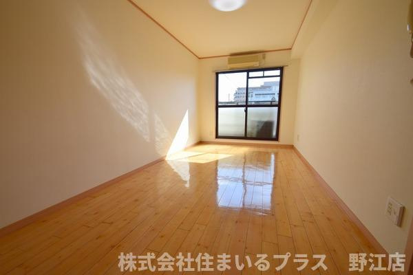 大阪市旭区大宮４丁目の賃貸マンションの居間・リビング