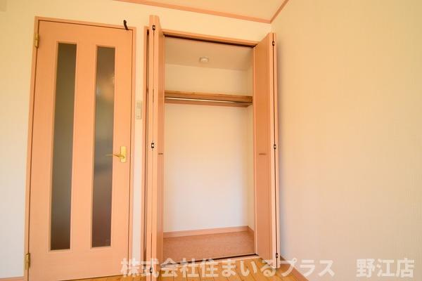 大阪市旭区大宮４丁目の賃貸マンションの収納