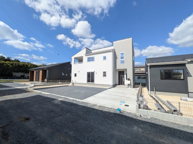 小美玉市羽刈　第5　新築戸建て　2号棟の前面道路含む現地写真|現地案内会開催中です！ 平日のご見学も可能です。 お気軽にお問い合わせください♪ 【リアライズ不動産】 0297-86-8370まで♪