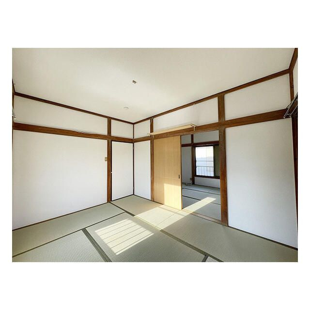 世田谷区深沢２丁目戸建の居間・リビング|使いやすい居間です