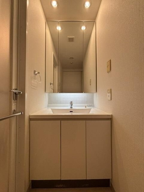 レジデンス桜新町スクエアの洗面所|広い洗面スペース