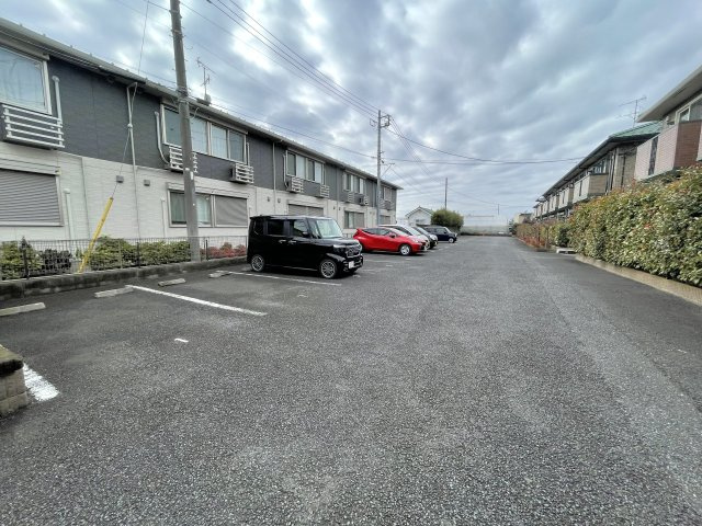 トマトハイツ三番館の駐車場
