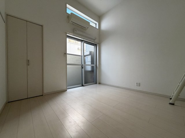 フローレス壱番館の寝室