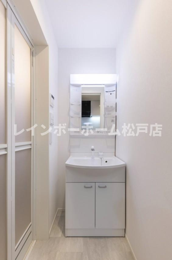 仲介手数料（賃料の1.10ヵ月）の50％OFF対象物件！の洗面所|広い洗面スペース