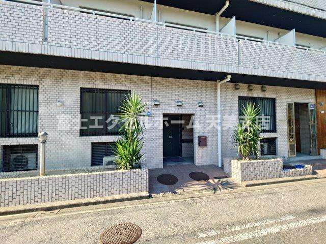 少林寺町東エヌエム・サンカンテ・ヌフのエントランス