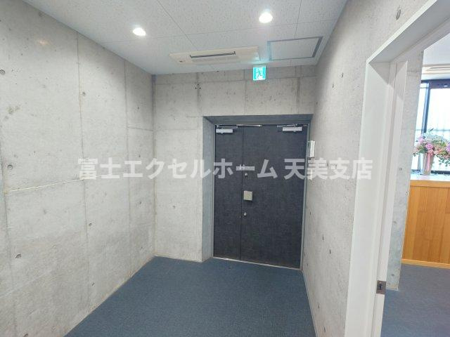 少林寺町東エヌエム・サンカンテ・ヌフのエントランス