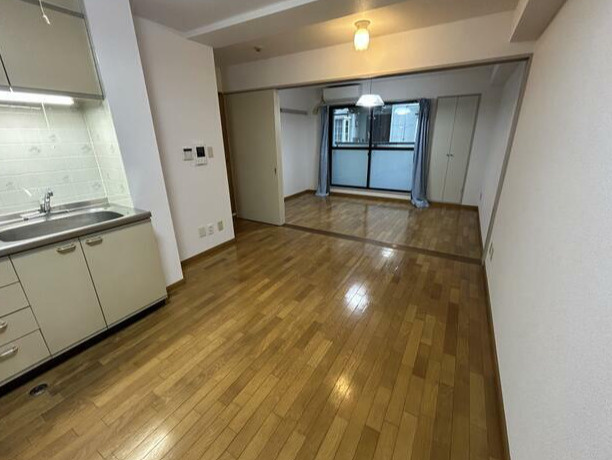 調布市国領町１丁目の賃貸マンションの居間・リビング