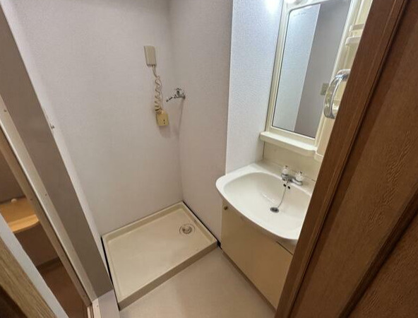 調布市国領町１丁目の賃貸マンションの洗面所