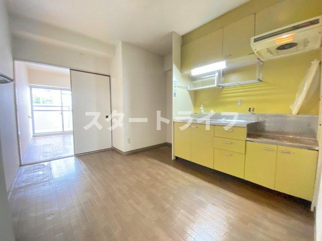 大阪市淀川区三国本町３丁目の賃貸マンションの居間・リビング