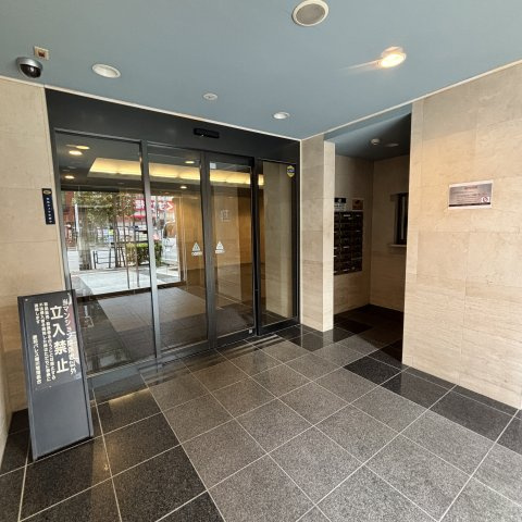菱和パレス菊川のエントランス