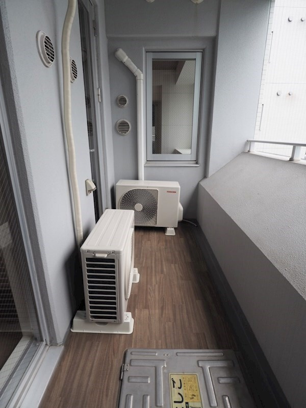 新宿区市谷本村町の賃貸マンションのバルコニー