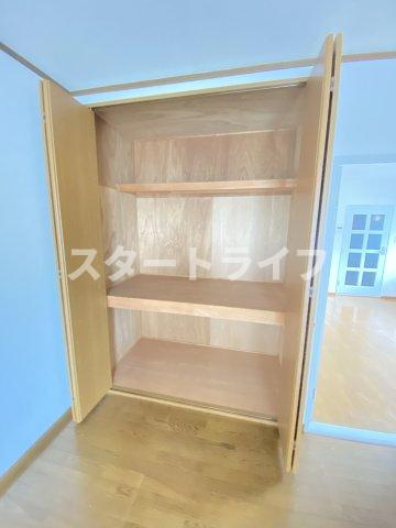 大阪市淀川区東三国１丁目の賃貸マンションの収納