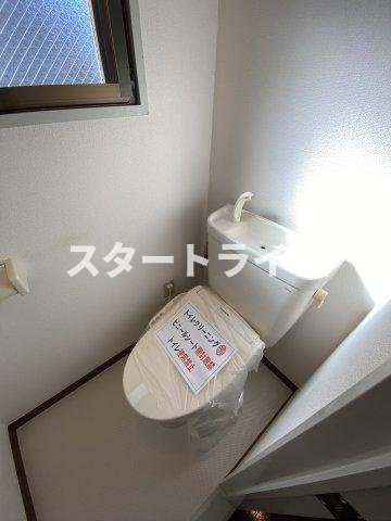 大阪市淀川区東三国１丁目の賃貸マンションのトイレ