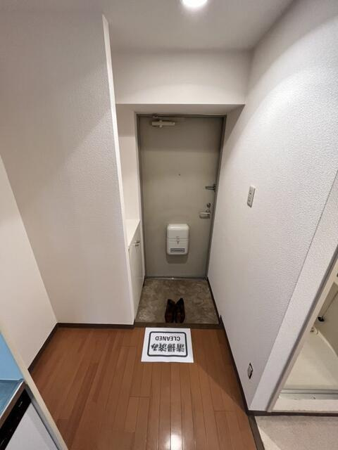 東林ビル（三ノ輪）の玄関