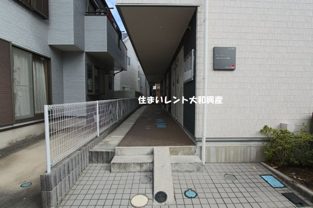 リブリ・ブランメゾン壱番館のエントランス