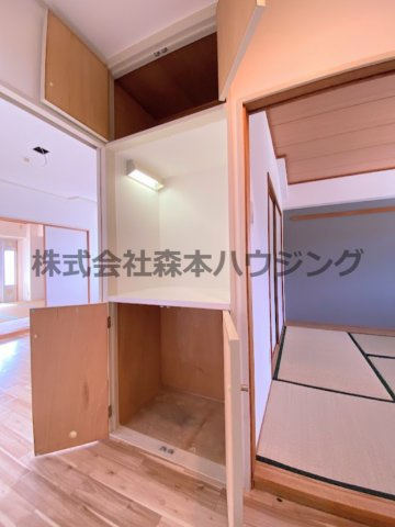 【収納】 | 　香里園ヒルズ | ※同タイプ別室の写真を使用しています。
　設備内容や色調など相違がある場合は実際のお部屋の現状優先となります。