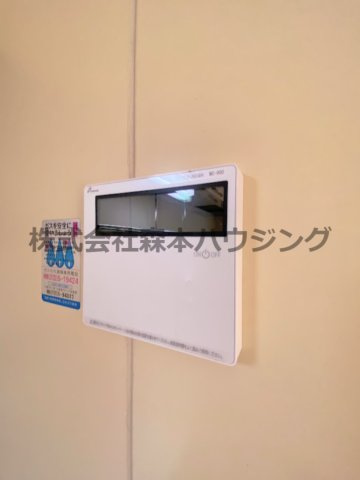 【設備】 | 　香里園ヒルズ | ※同タイプ別室の写真を使用しています。
　設備内容や色調など相違がある場合は実際のお部屋の現状優先となります。
