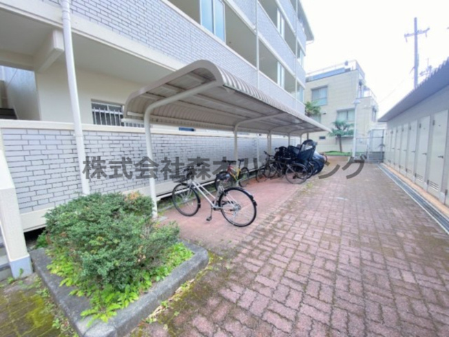【その他共用部分】 | 　香里園ヒルズ | 駐輪スペースです