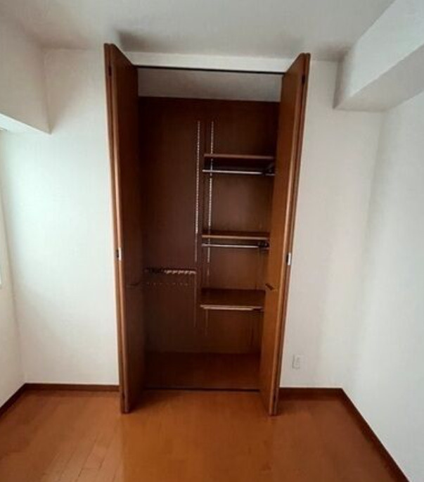 ローレルコートデュオ西本町の収納|ローレルコートデュオ西本町　ウォークインクローゼット
