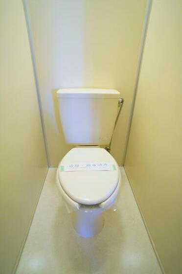第２マルエンコーポのトイレ|落ち着いた色調のトイレです