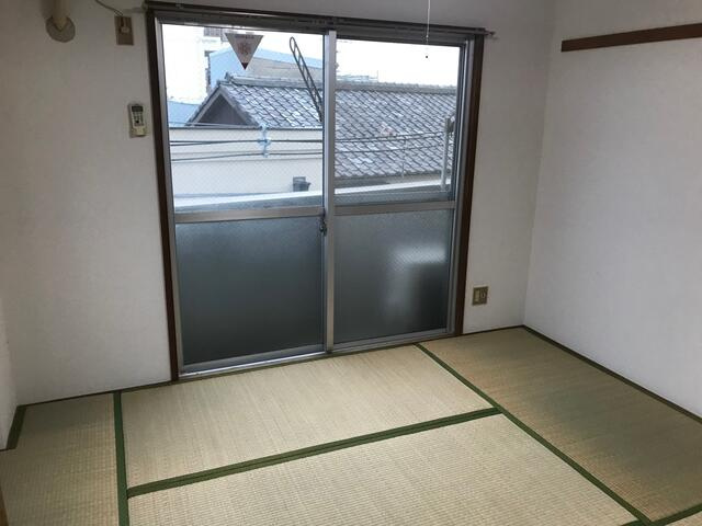 野々村ビルの和室