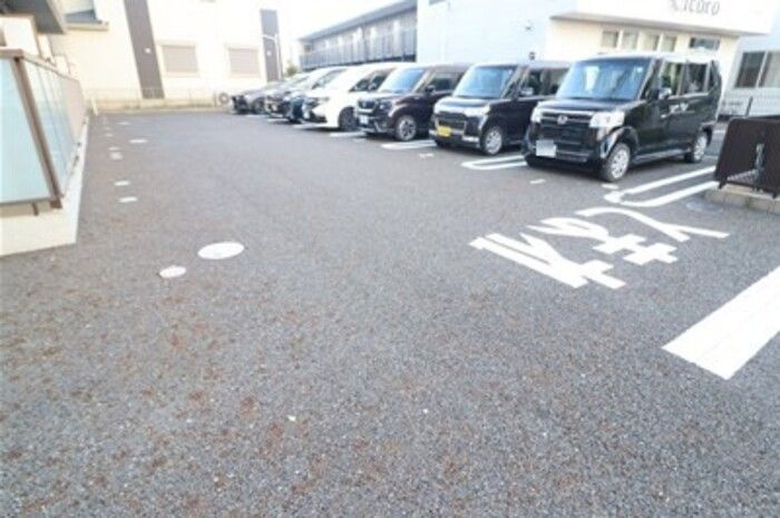 ルシールおおたかの森の駐車場