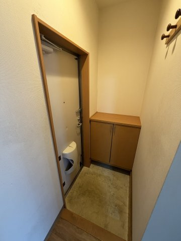 大島ハイツの玄関