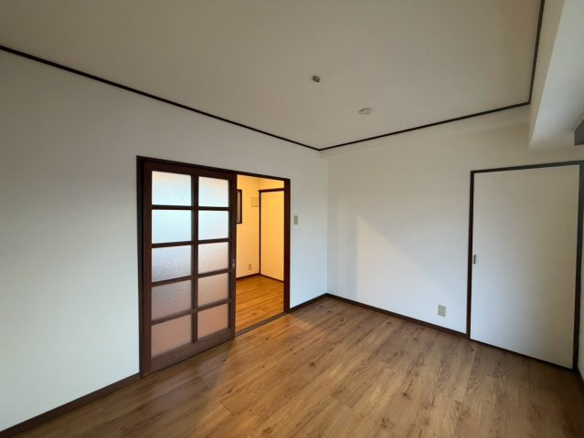 ニュー三浦マンションの居間・リビング