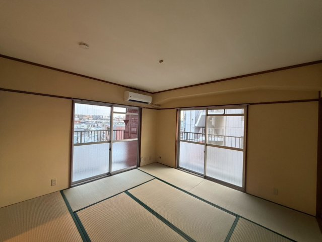 ニュー三浦マンションの和室