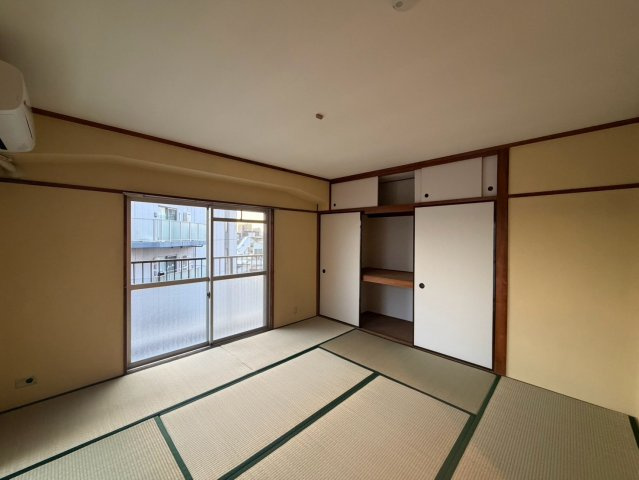 ニュー三浦マンションの和室