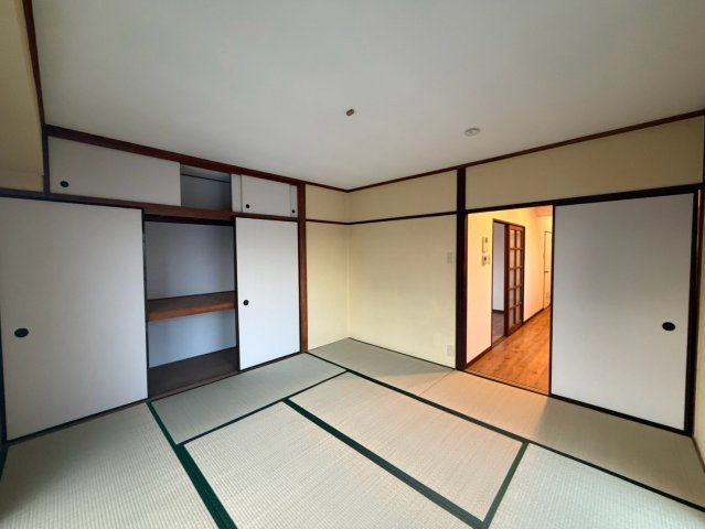 ニュー三浦マンションの和室
