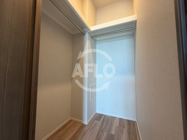 ローレルタワー御堂筋本町の収納|ローレルタワー御堂筋本町　クローゼット