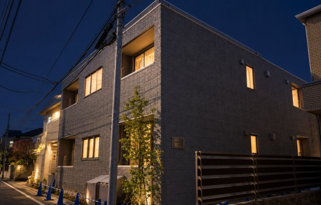 練馬区小竹町１丁目の賃貸マンションの外観