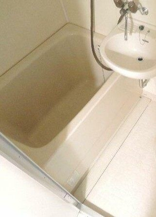 ウェザーコック近野の浴室