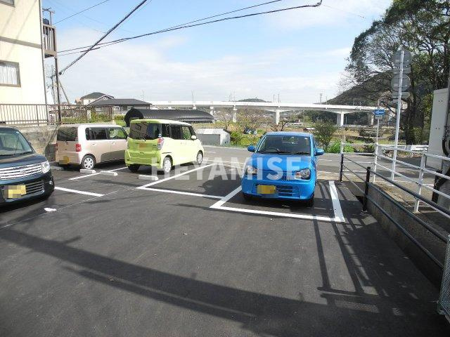 ヴェルクの駐車場