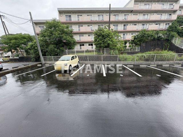 STAGE　NISHIGO　Bの駐車場