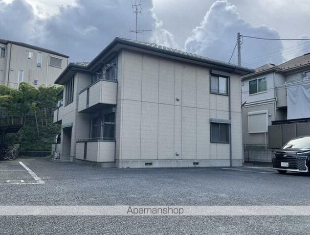 横浜市中区本牧緑ケ丘のアパートの外観