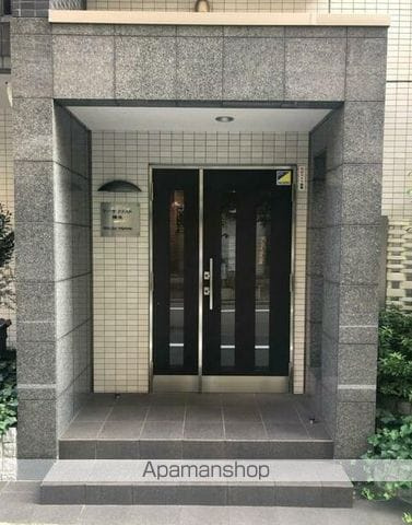 アーサクラスト横浜のエントランス