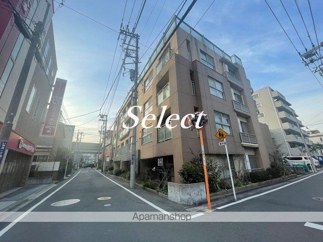 横浜市南区中里１丁目の賃貸マンションの外観