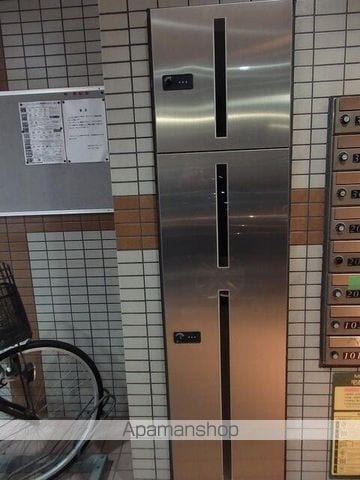 ロワールフェミナン新山下の内装