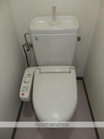 ロワールフェミナン新山下の内装