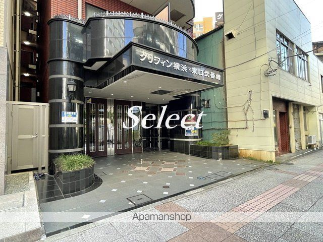 グリフィン横浜・東口弐番館のエントランス