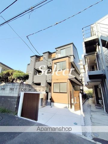 横浜市磯子区森４丁目のアパートの外観