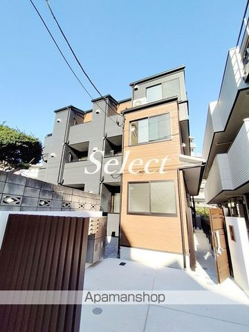 横浜市磯子区森４丁目のアパートの外観