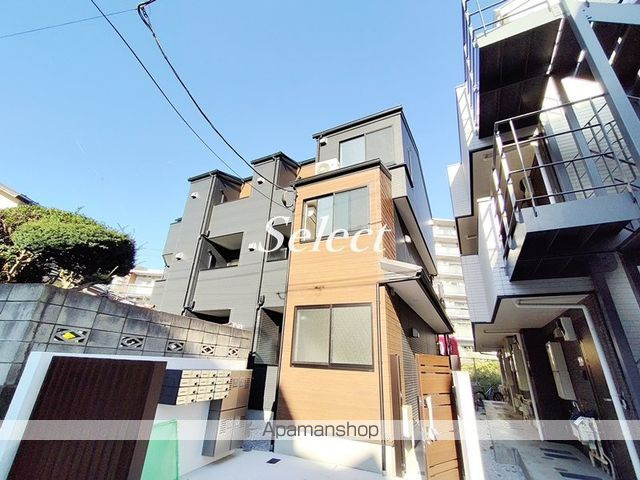 横浜市磯子区森４丁目のアパートの外観